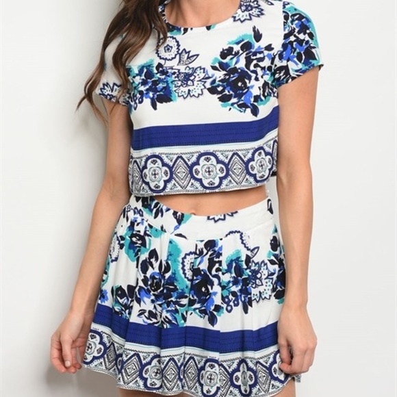 Miss Cali Pants - Beautiful White & Navy blue floral skort set